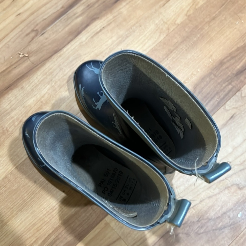 Hatley Boys’ Moose Rain boots.  Toddler size 9.​​​​​​​ - Picture 2 of 6